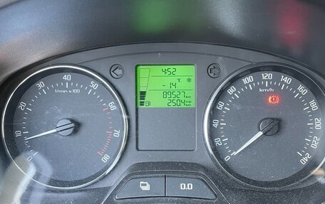 Skoda Fabia II, 2011 год, 620 000 рублей, 2 фотография