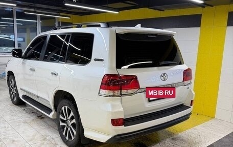 Toyota Land Cruiser 200, 2017 год, 5 950 000 рублей, 3 фотография