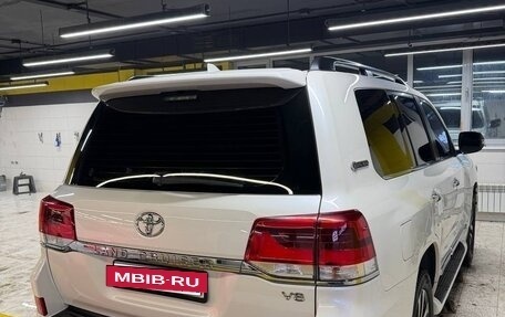 Toyota Land Cruiser 200, 2017 год, 5 950 000 рублей, 10 фотография