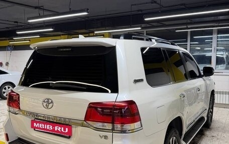 Toyota Land Cruiser 200, 2017 год, 5 950 000 рублей, 5 фотография