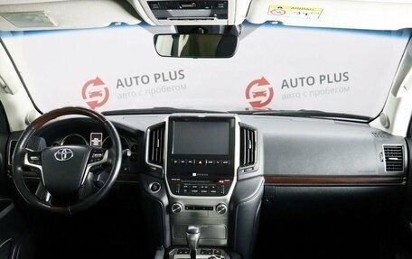 Toyota Land Cruiser 200, 2018 год, 6 899 000 рублей, 9 фотография