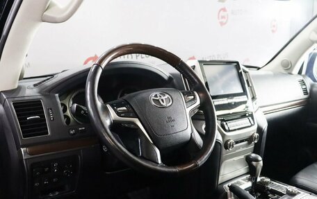 Toyota Land Cruiser 200, 2018 год, 6 899 000 рублей, 8 фотография