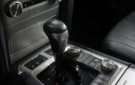 Toyota Land Cruiser 200, 2018 год, 6 899 000 рублей, 15 фотография