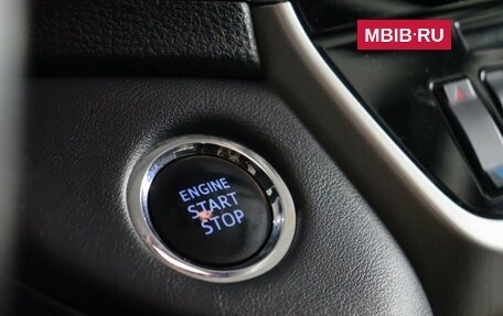 Toyota Land Cruiser 200, 2018 год, 6 899 000 рублей, 16 фотография