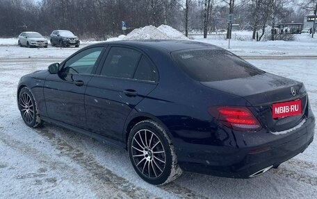 Mercedes-Benz E-Класс, 2019 год, 3 950 000 рублей, 4 фотография