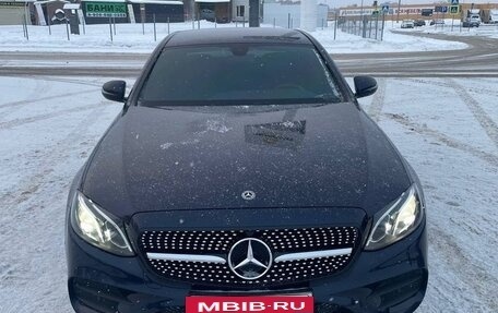 Mercedes-Benz E-Класс, 2019 год, 3 950 000 рублей, 2 фотография