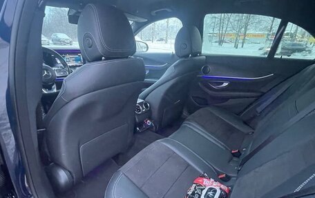 Mercedes-Benz E-Класс, 2019 год, 3 950 000 рублей, 11 фотография