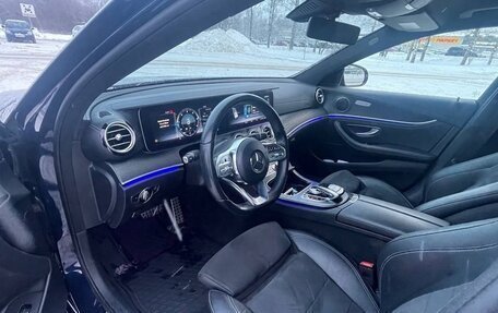 Mercedes-Benz E-Класс, 2019 год, 3 950 000 рублей, 9 фотография