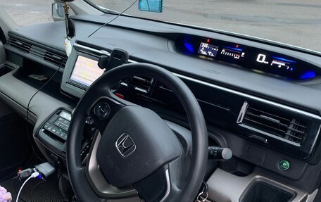 Honda Stepwgn IV, 2016 год, 1 599 900 рублей, 9 фотография