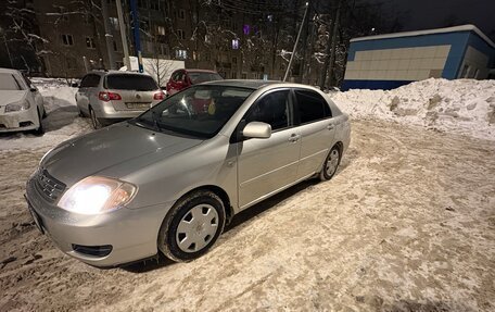 Toyota Corolla, 2004 год, 450 000 рублей, 4 фотография