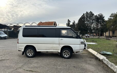 Mitsubishi Delica III, 1990 год, 500 000 рублей, 3 фотография