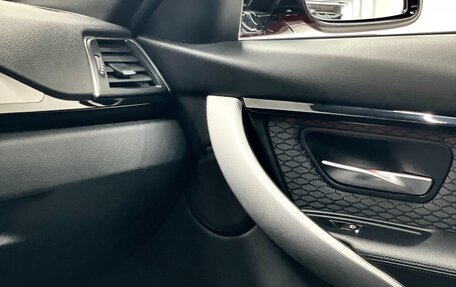 BMW 3 серия, 2018 год, 2 700 000 рублей, 26 фотография