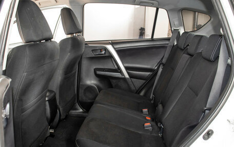 Toyota RAV4, 2018 год, 1 995 000 рублей, 10 фотография