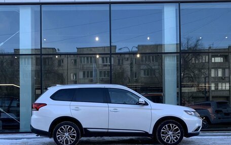 Mitsubishi Outlander III рестайлинг 3, 2017 год, 2 400 000 рублей, 4 фотография