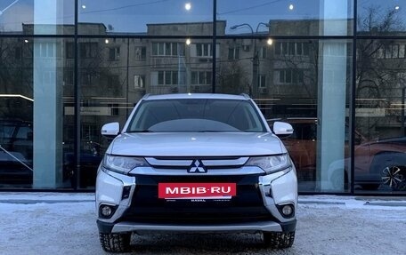 Mitsubishi Outlander III рестайлинг 3, 2017 год, 2 400 000 рублей, 2 фотография
