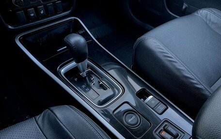 Mitsubishi Outlander III рестайлинг 3, 2017 год, 2 400 000 рублей, 13 фотография