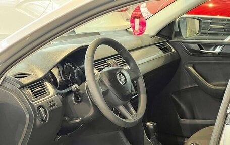 Skoda Rapid I, 2018 год, 1 550 000 рублей, 10 фотография