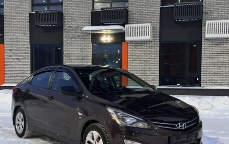 Hyundai Solaris II рестайлинг, 2015 год, 900 000 рублей, 4 фотография