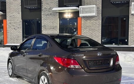 Hyundai Solaris II рестайлинг, 2015 год, 900 000 рублей, 5 фотография