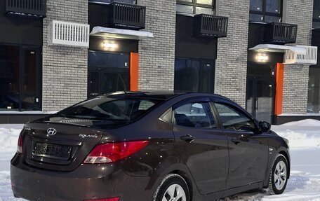 Hyundai Solaris II рестайлинг, 2015 год, 900 000 рублей, 3 фотография