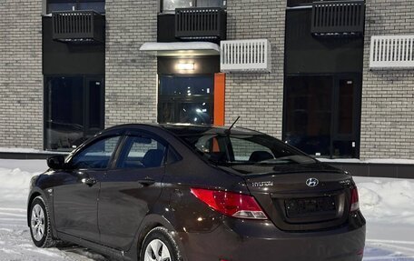 Hyundai Solaris II рестайлинг, 2015 год, 900 000 рублей, 2 фотография