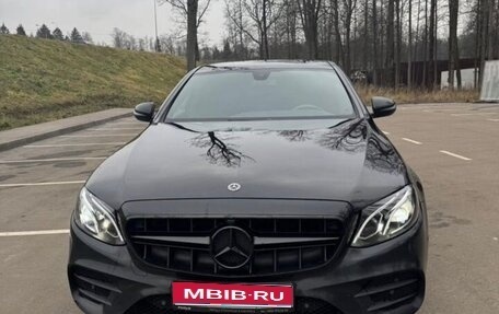 Mercedes-Benz E-Класс, 2019 год, 3 650 000 рублей, 1 фотография