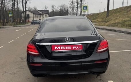 Mercedes-Benz E-Класс, 2019 год, 3 650 000 рублей, 5 фотография