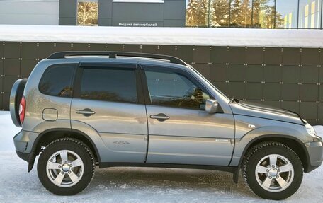 Chevrolet Niva I рестайлинг, 2011 год, 555 000 рублей, 4 фотография