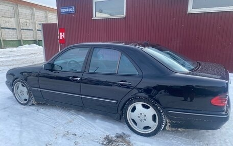 Mercedes-Benz E-Класс, 1999 год, 735 000 рублей, 3 фотография
