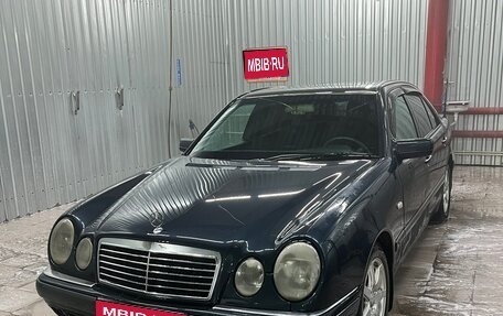 Mercedes-Benz E-Класс, 1998 год, 300 000 рублей, 1 фотография