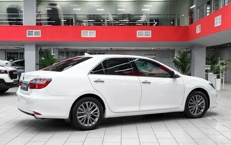 Toyota Camry, 2017 год, 1 890 000 рублей, 4 фотография