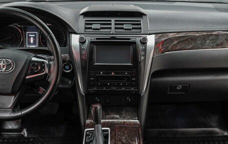 Toyota Camry, 2017 год, 1 890 000 рублей, 7 фотография