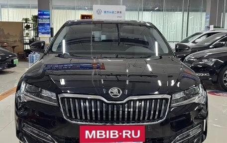 Skoda Superb III рестайлинг, 2023 год, 2 490 077 рублей, 3 фотография