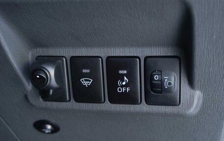 Toyota Prius Alpha I (ZVW40/41), 2012 год, 1 365 000 рублей, 27 фотография