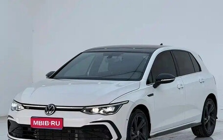 Volkswagen Golf VIII, 2023 год, 1 972 077 рублей, 1 фотография