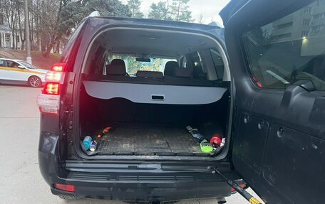 Toyota Land Cruiser Prado 150 рестайлинг 2, 2013 год, 3 100 000 рублей, 9 фотография