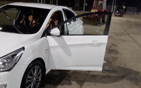 Hyundai Solaris II рестайлинг, 2015 год, 700 000 рублей, 9 фотография