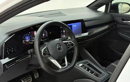 Volkswagen Golf VIII, 2023 год, 1 972 077 рублей, 8 фотография