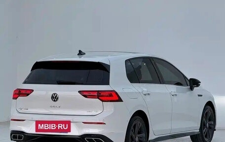 Volkswagen Golf VIII, 2023 год, 1 972 077 рублей, 3 фотография