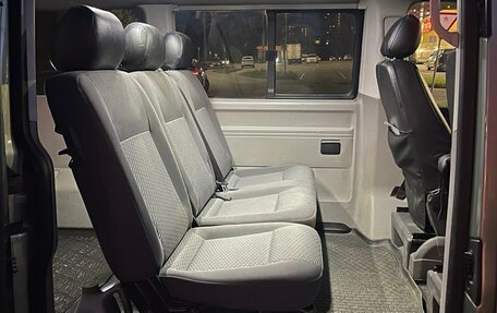 Volkswagen Caravelle T5, 2012 год, 1 850 000 рублей, 11 фотография