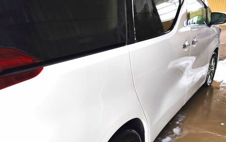 Toyota Alphard III, 2021 год, 5 900 000 рублей, 18 фотография