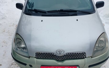 Toyota Yaris I рестайлинг, 2000 год, 245 000 рублей, 3 фотография