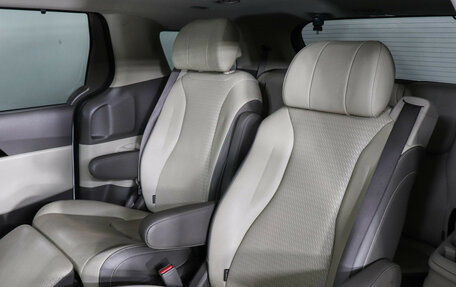 KIA Carnival, 2023 год, 4 850 000 рублей, 10 фотография