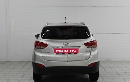 Hyundai ix35 I рестайлинг, 2011 год, 870 000 рублей, 10 фотография