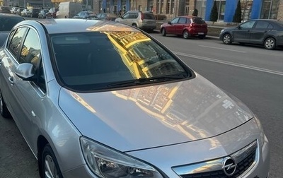 Opel Astra J, 2011 год, 670 000 рублей, 1 фотография