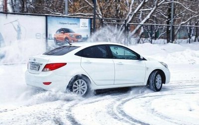 Hyundai Solaris II рестайлинг, 2011 год, 600 000 рублей, 1 фотография