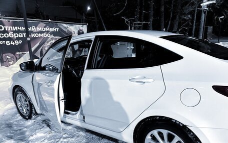 Hyundai Solaris II рестайлинг, 2011 год, 600 000 рублей, 3 фотография