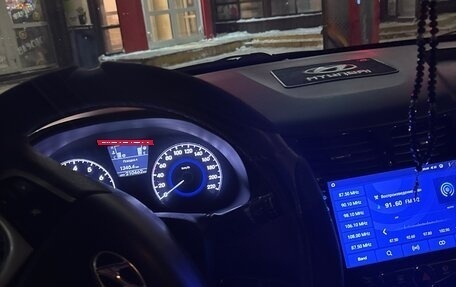 Hyundai Solaris II рестайлинг, 2011 год, 600 000 рублей, 5 фотография