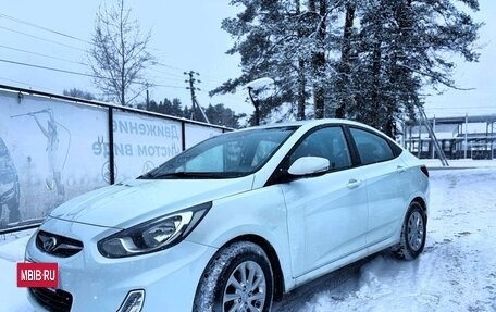 Hyundai Solaris II рестайлинг, 2011 год, 600 000 рублей, 4 фотография
