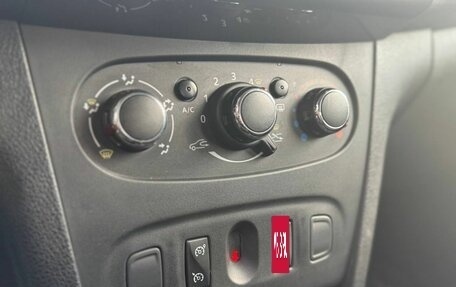 Renault Sandero II рестайлинг, 2019 год, 874 000 рублей, 13 фотография